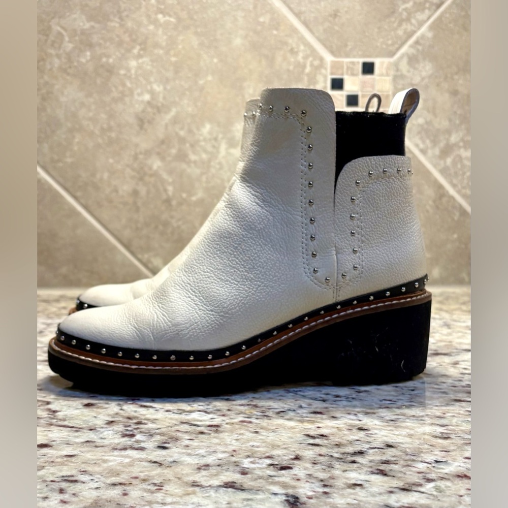 Dolce Vita Boots Womens 5.5 Huey Studded Pull On Bootie White Leather block heel - Picture 5 of 9